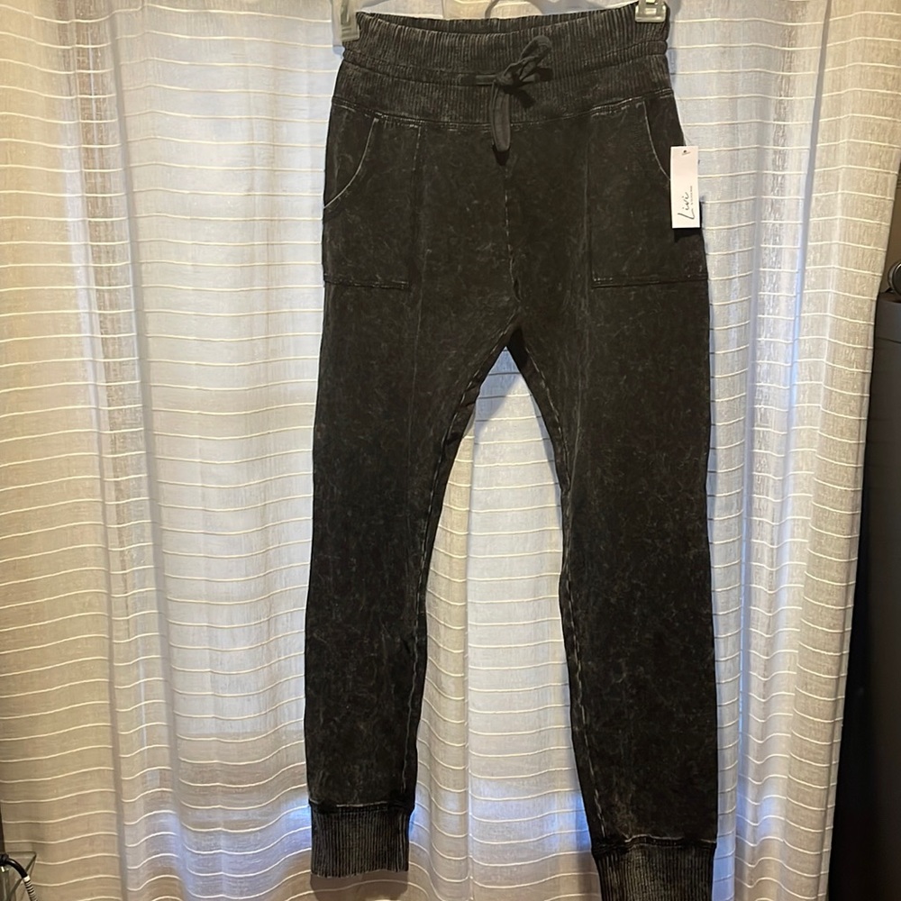 NWT girls joggers